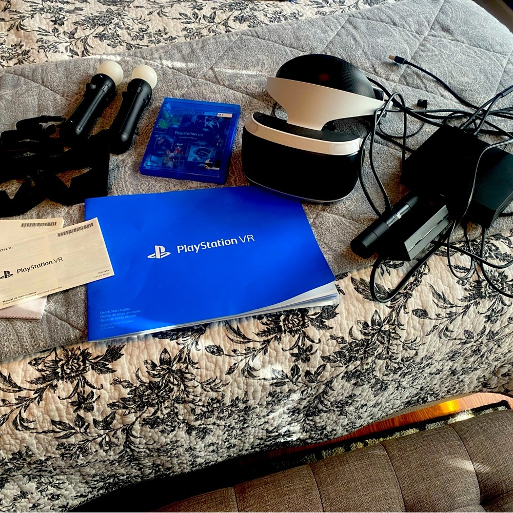 Play station 4 virtual reality headset